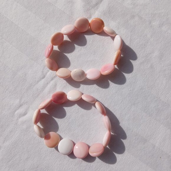 QUEEN CONCH SHELL BRACELET SET - Picture 2 of 3